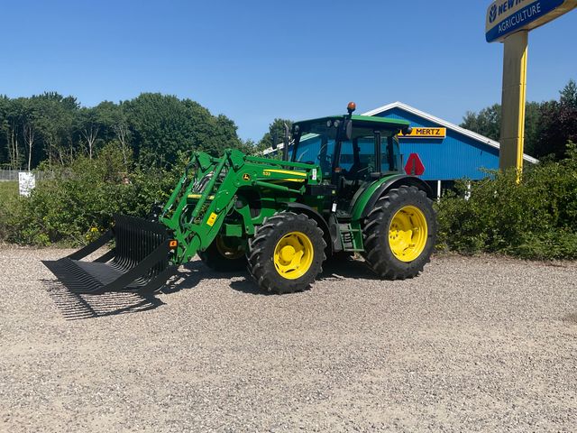 John Deere 5070M