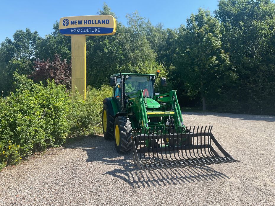 John Deere 5070M - Traktorer - Traktorer 4 wd - 2