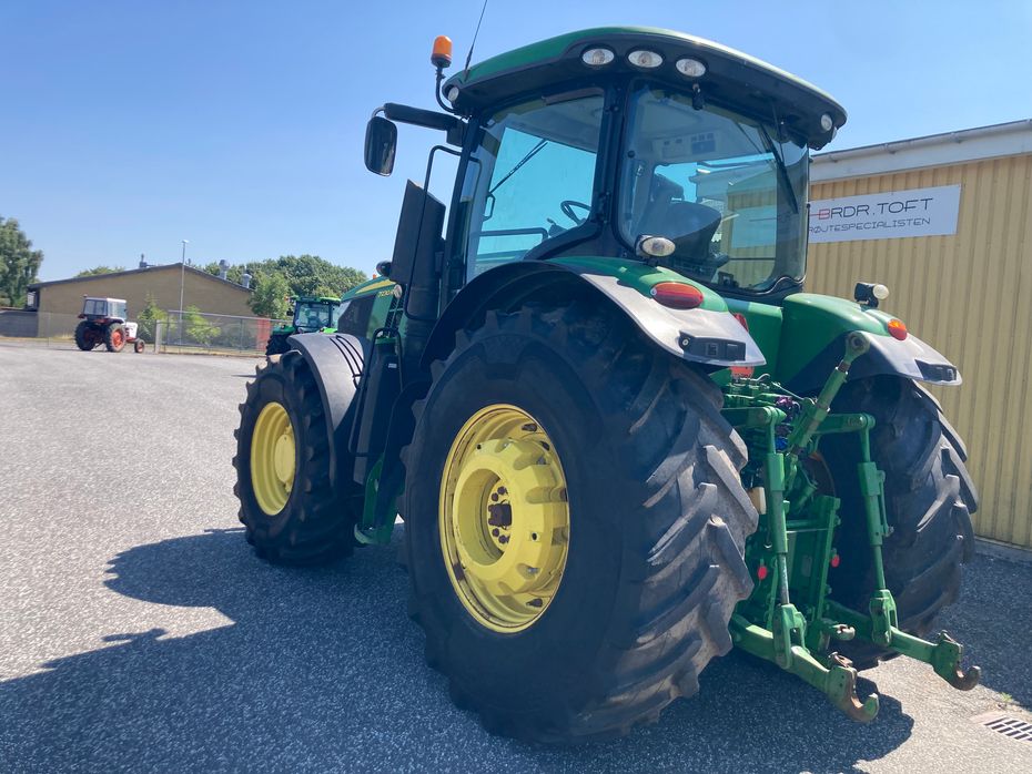 John Deere 7230R - Traktorer - Traktorer 4 wd - 3