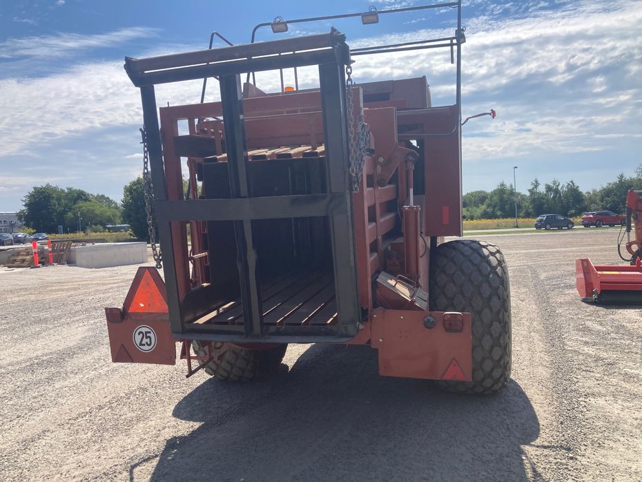 Hesston 4900 - Pressere - Bigballe - 5