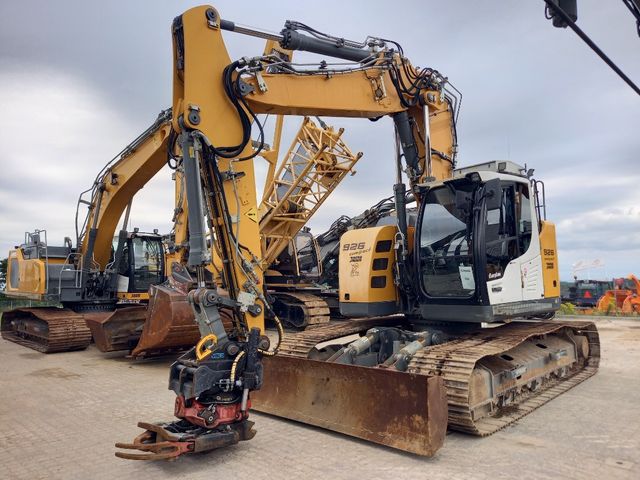 Liebherr R926