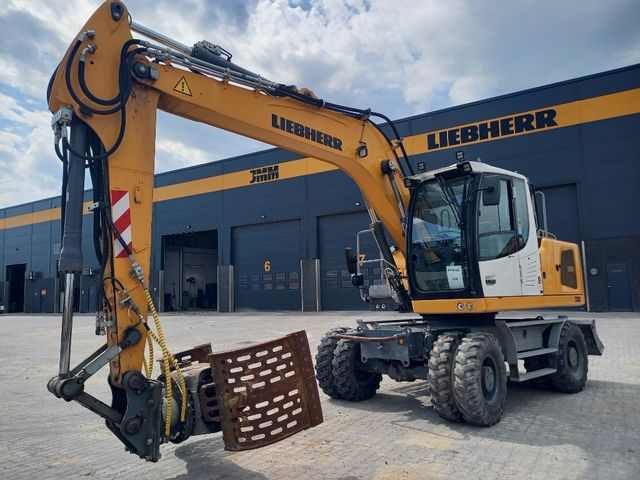 Liebherr A916