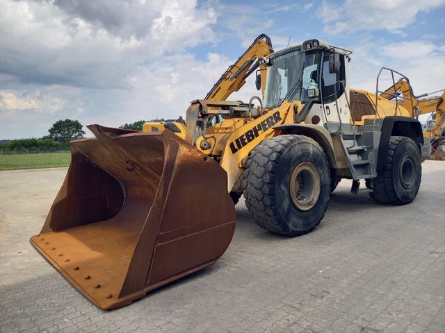 Liebherr L580