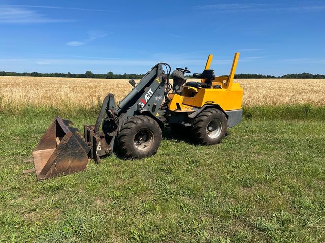 Giant V451