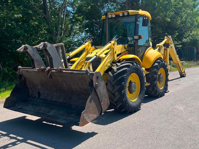 New Holland LB115B-4PS