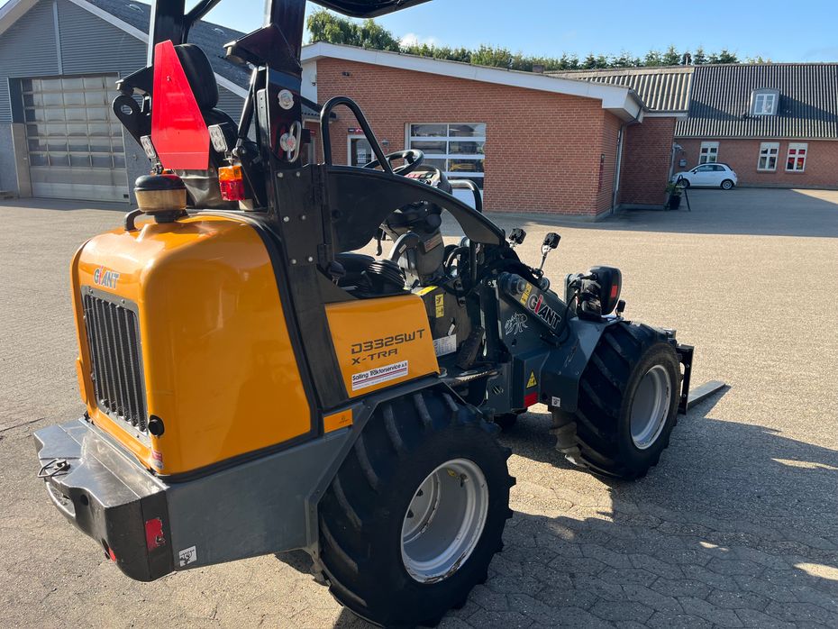 Giant D332SWT X-tra, Minilæsser. - Læssemaskiner - Minilæssere - 4