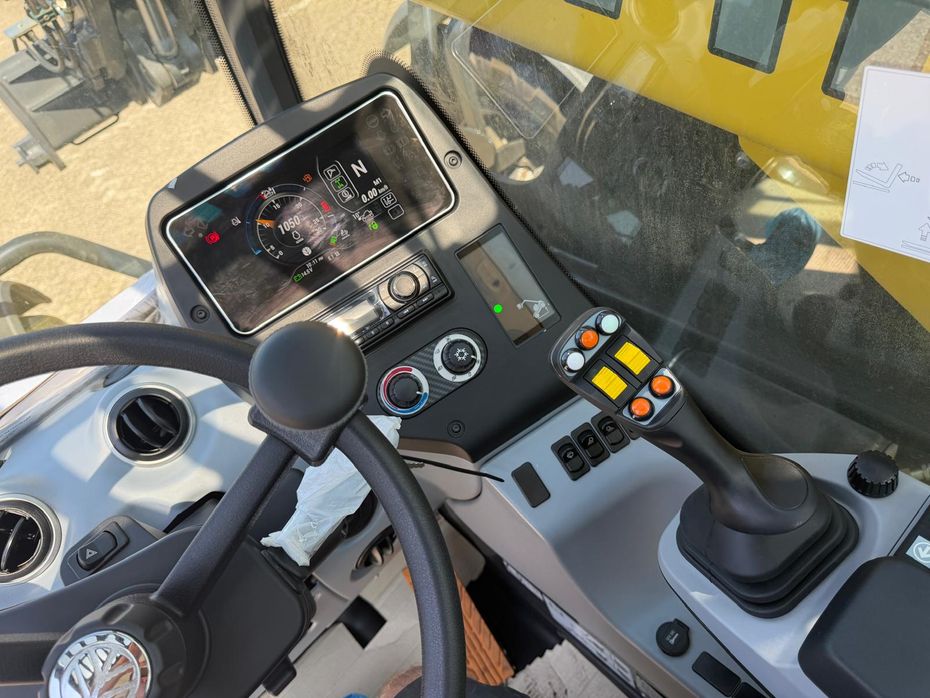 New Holland TH7.42 Plus Den nye model NewHolland TH 7.42 PLUS 133hk med masser af udstyr og 6F-3R PowerShift transmissioner - Læssemaskiner - Teleskoplæssere - 7