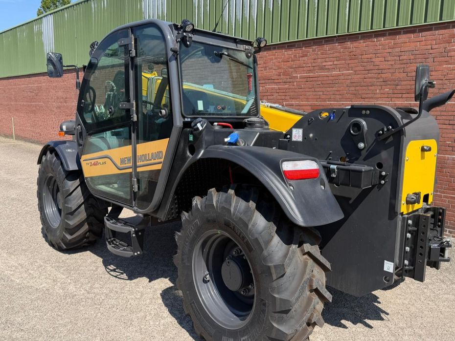 New Holland TH7.42 Plus Den nye model NewHolland TH 7.42 PLUS 133hk med masser af udstyr og 6F-3R PowerShift transmissioner - Læssemaskiner - Teleskoplæssere - 10