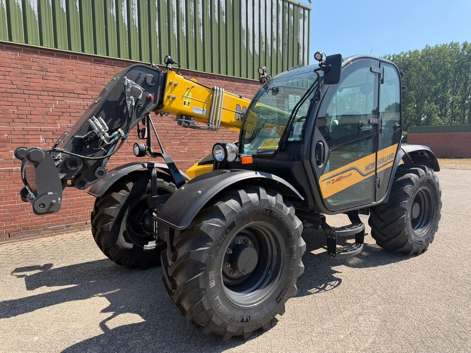 New Holland TH7.42 Plus Den nye model NewHolland TH 7.42 PLUS 133hk med masser af udstyr og 6F-3R PowerShift transmissioner - Læssemaskiner - Teleskoplæssere - 1