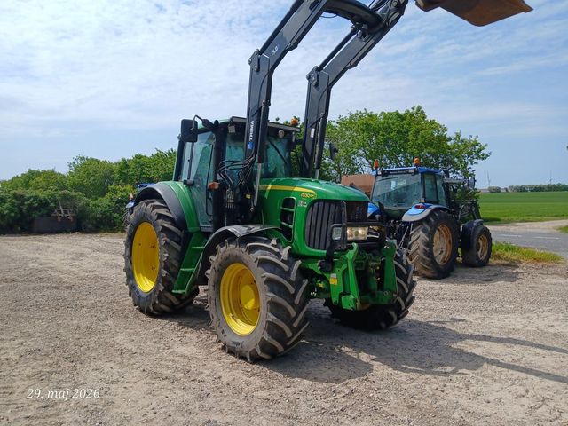 John Deere 7530 Auto Quard med frontlæsser og frontlift