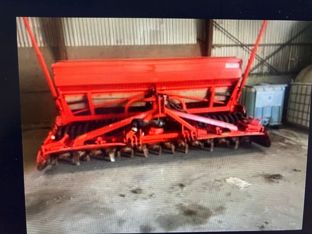 Kuhn HR4004 / INTEGRA 4000