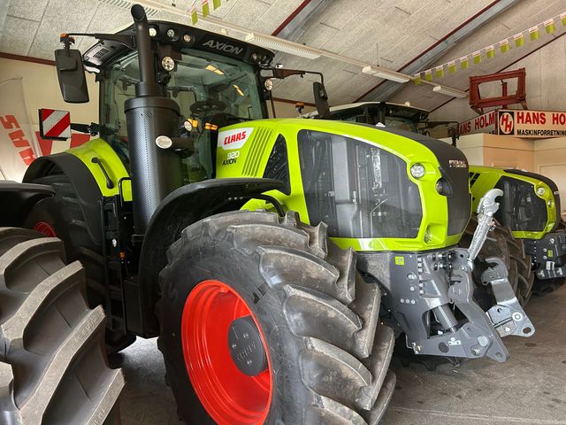 CLAAS AXION 920 CMATIC