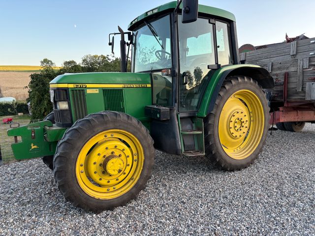 John Deere 6310