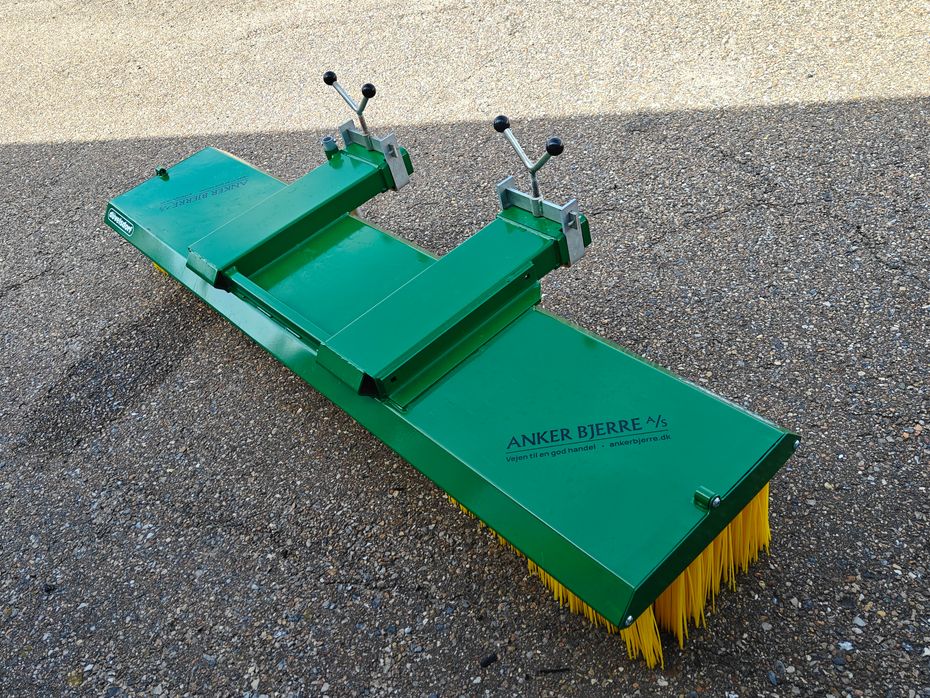 Düvelsdorf Kost til pallegafler, 225 cm Skubbekost - Traktor tilbehør - Koste - 2