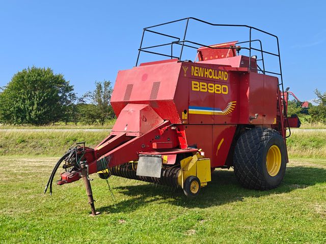 New Holland BB980