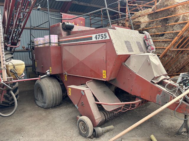 Hesston 4755