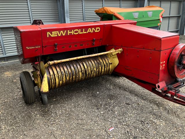 New Holland 276