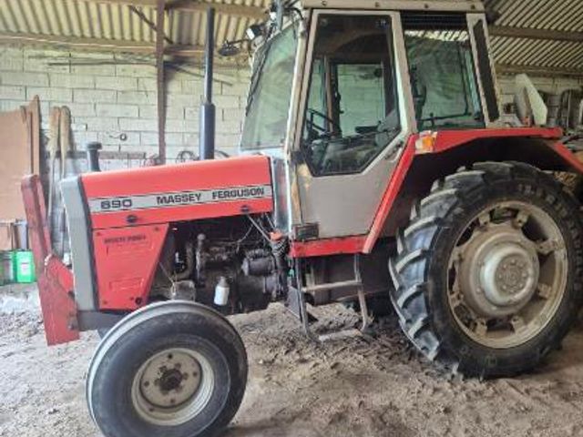 Massey Ferguson 690