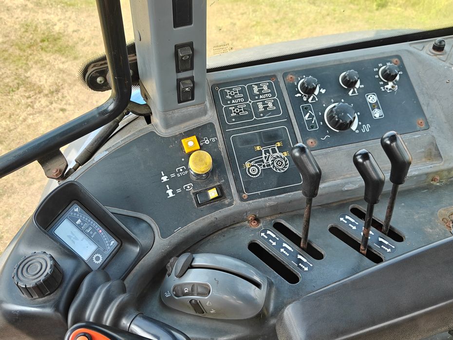 New Holland TM165 - Traktorer - Traktorer 4 wd - 6