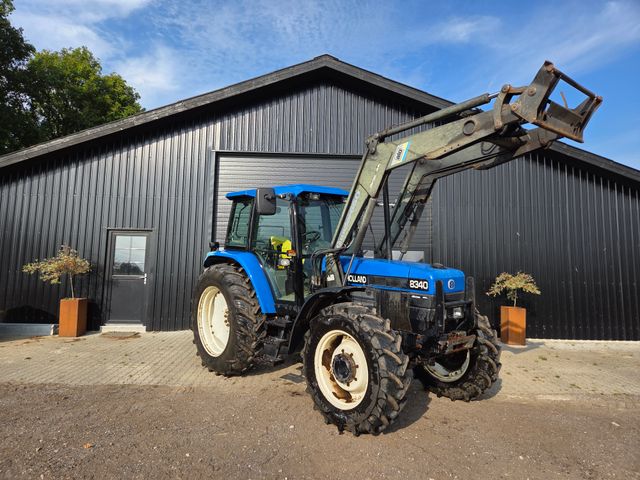 New Holland 8340