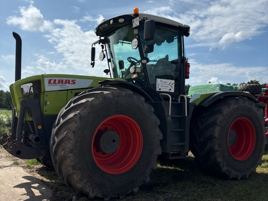 CLAAS XERION 3300 3300 - Traktorer - Traktorer 4 wd - 2