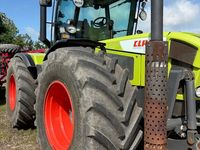 CLAAS XERION 3300 3300 - Traktorer - Traktorer 4 wd - 1