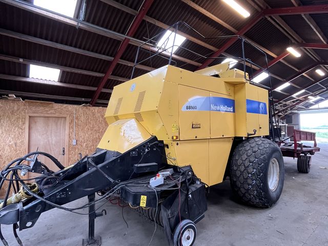 New Holland BB980