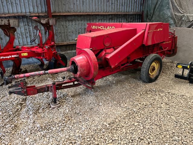 New Holland 274