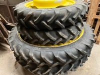 John Deere 5100 R 4wd m. komplet nyere hjul pakke Sprøjte & Tvilling - Traktorer - Traktorer 4 wd - 6