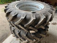 John Deere 5100 R 4wd m. komplet nyere hjul pakke Sprøjte & Tvilling - Traktorer - Traktorer 4 wd - 5