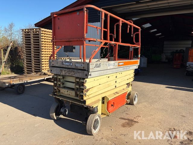 JLG 3246ES