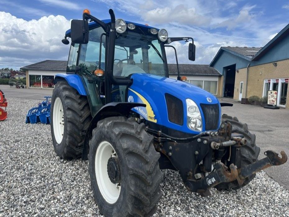 New Holland T5070 - Traktorer - Traktorer 4 wd - 2