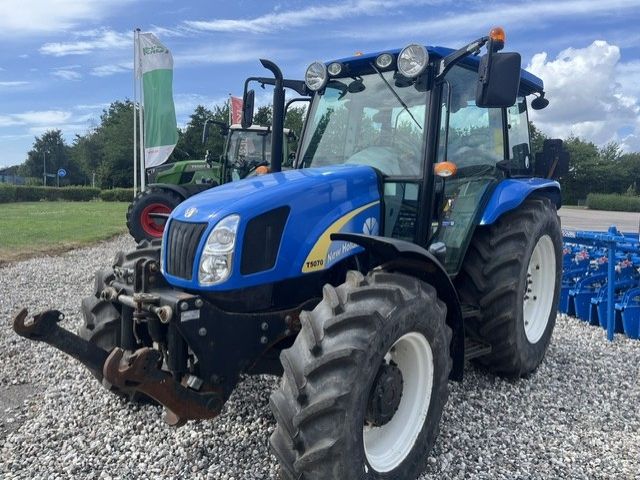 New Holland T5070