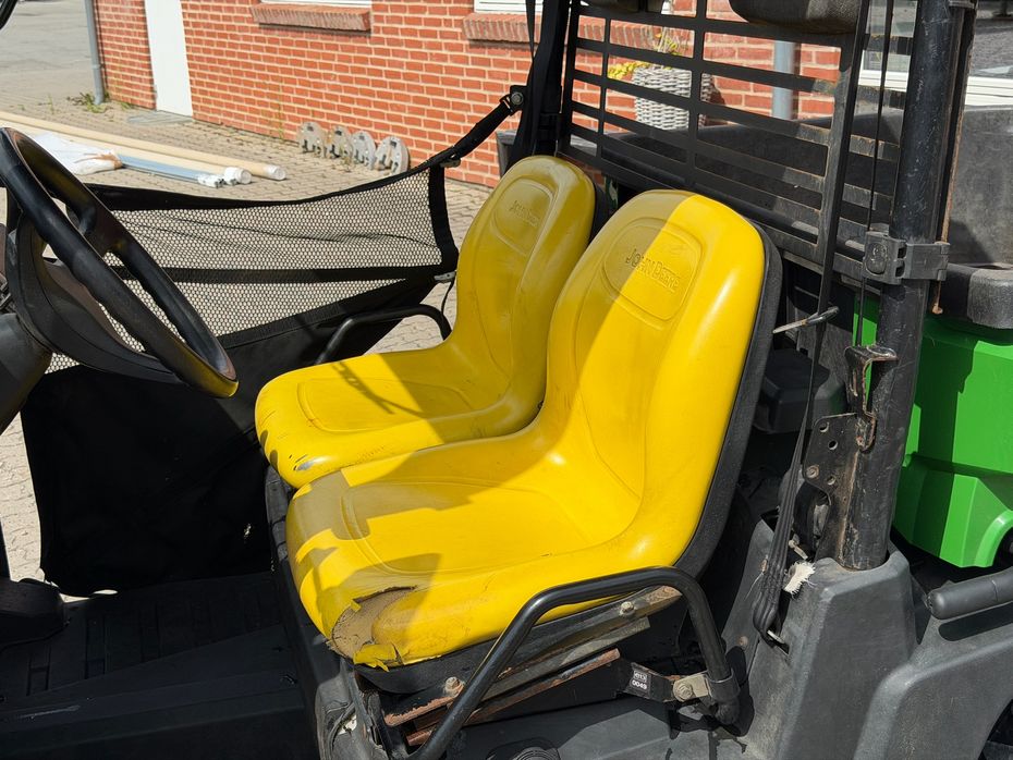 John Deere XUV 550 GATOR - UTV - 8