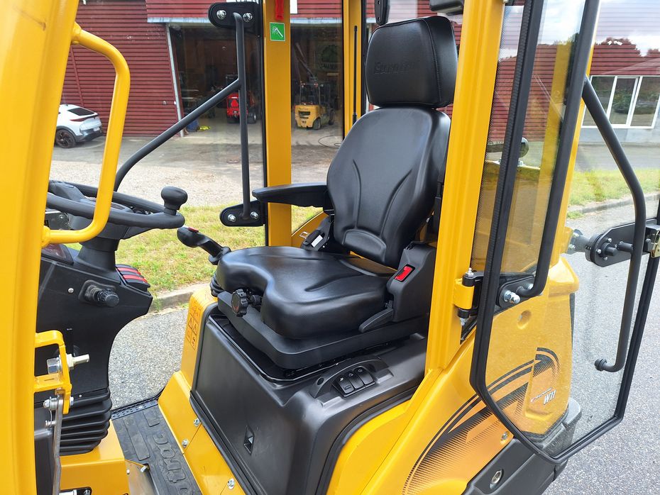 Eurotrac W11 mellem arm  førehus - Læssemaskiner - Minilæssere - 11