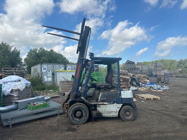 Komatsu FG20 t-11