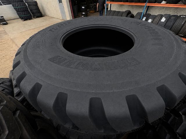 BKT 850/50R30.5