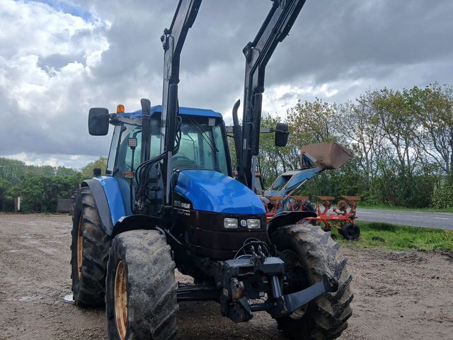 New Holland TS 115 Turbo med frontlæsser,Frontlift,front pto