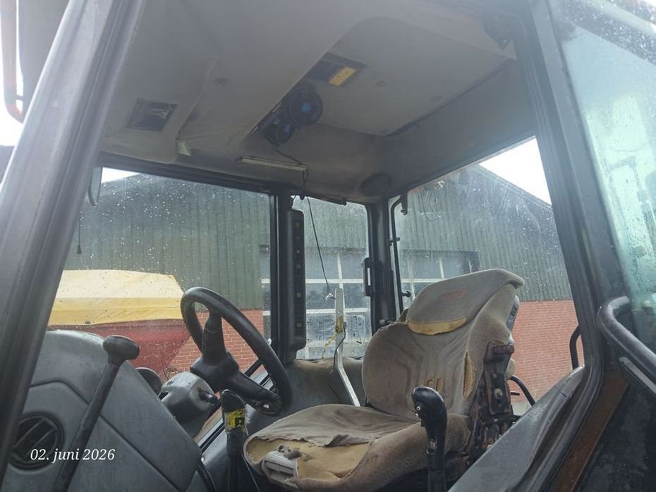 Valtra A95 4 WD med frontlæsser og frontlift - Traktorer - Traktorer 4 wd - 6