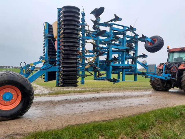 Lemken Thorit 9/500 med eldreven efterafgrødespreder