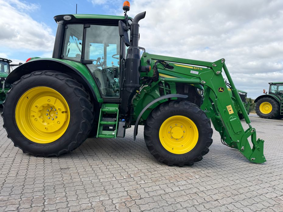 John Deere 6120M KUN 3300 TIMER! - Traktorer - Traktorer 4 wd - 8