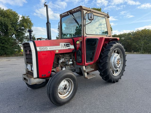Massey Ferguson 565