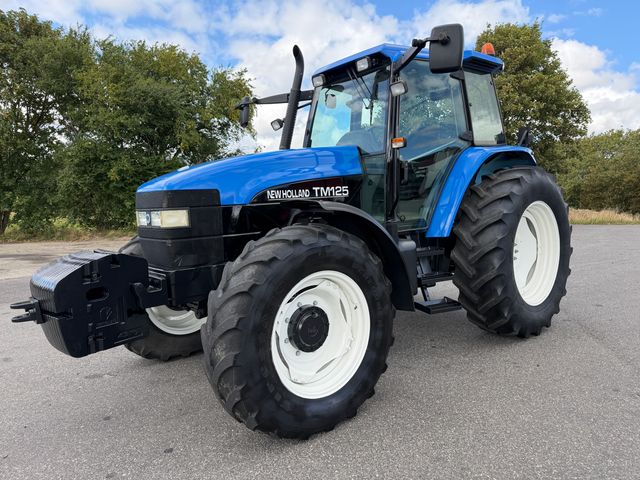 New Holland TM 125