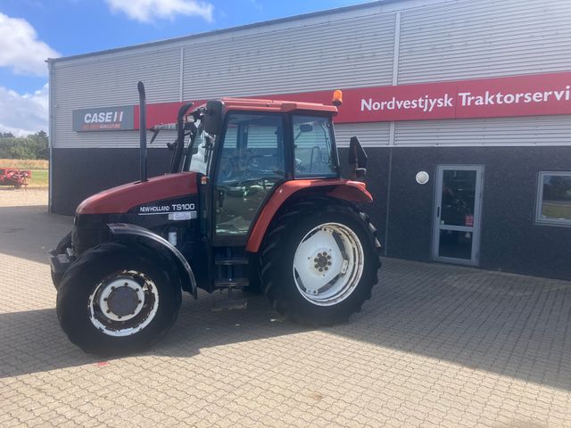 New Holland TS 100