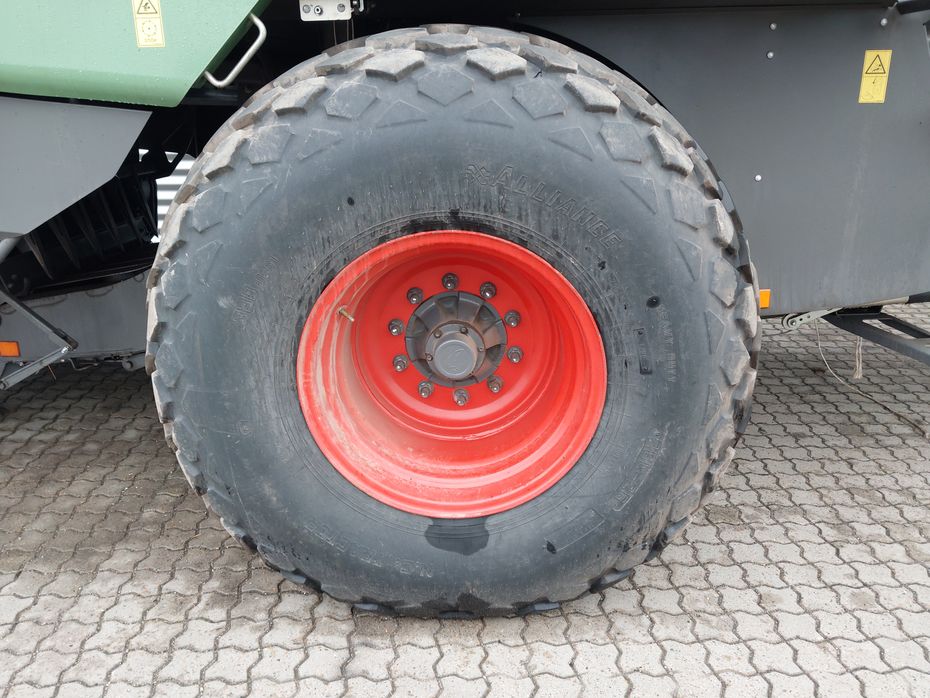 Fendt 12130 N - Pressere - Bigballe - 13