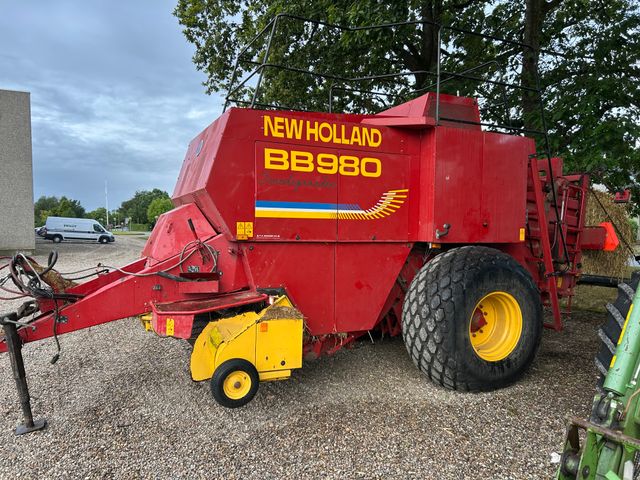 New Holland BB980
