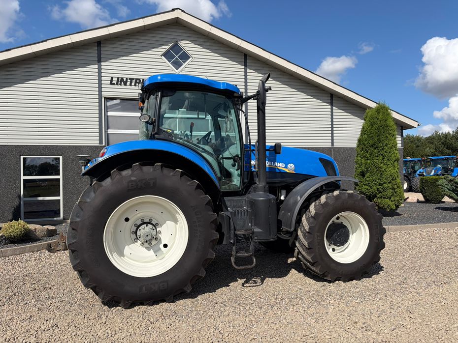 New Holland T7.250 Med frontlift. Pæn og velholdt traktor - Traktorer - Traktorer 4 wd - 12