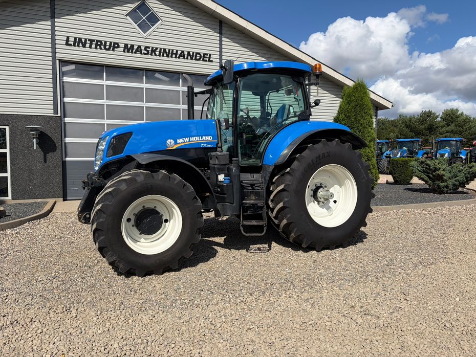 New Holland T7.250 Med frontlift. Pæn og velholdt traktor - Traktorer - Traktorer 4 wd - 3