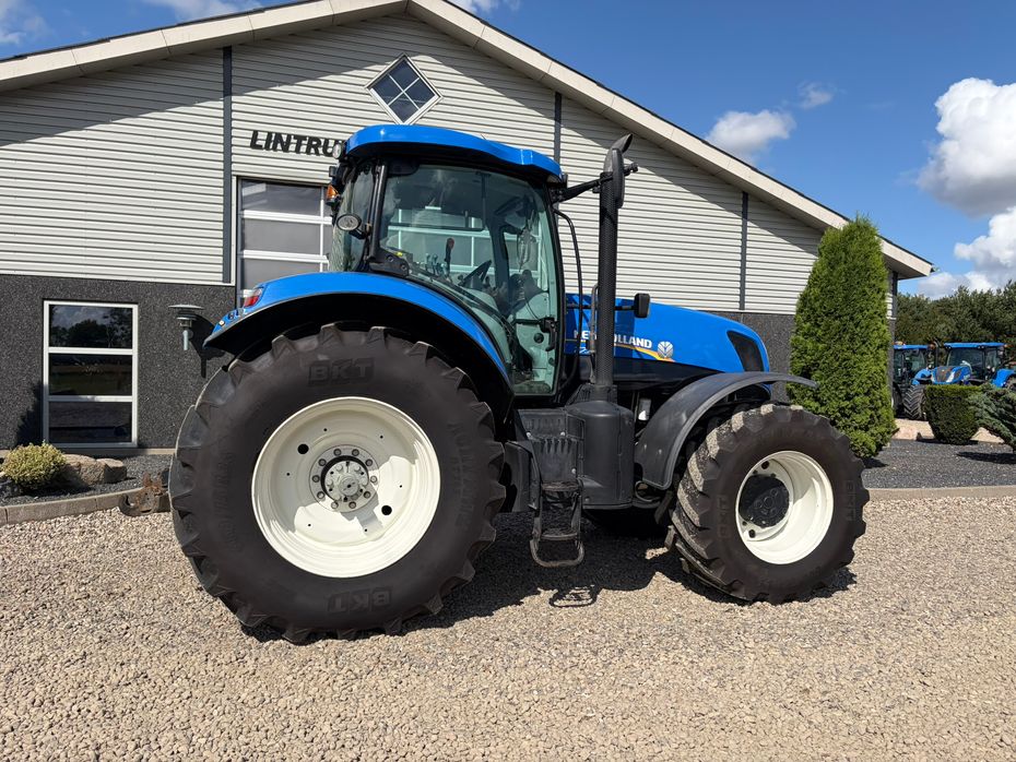 New Holland T7.250 Med frontlift. Pæn og velholdt traktor - Traktorer - Traktorer 4 wd - 13