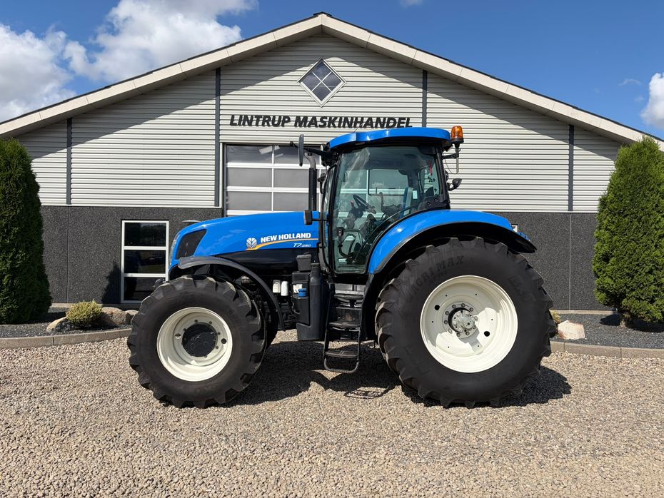 New Holland T7.250 Med frontlift. Pæn og velholdt traktor - Traktorer - Traktorer 4 wd - 2
